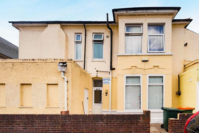 2 Bedroom Flat For Sale In Lancaster Road, London, E7