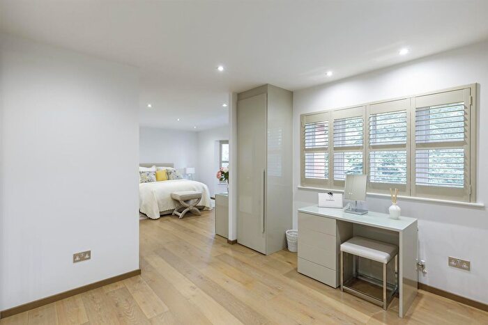 4 Bedroom Detached House For Sale In Ridgemount Road, Sunningdale, Ascot, SL5