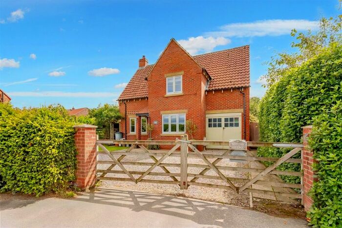 4 Bedroom Detached House For Sale In Alne Road, Tollerton, York, YO61