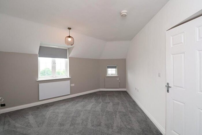 2 Bedroom Flat To Rent In Westway London, SW20