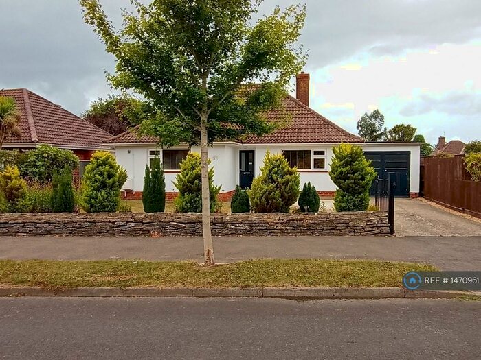 2 Bedroom Bungalow To Rent In Crossmead Avenue, New Milton, BH25