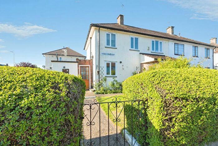 3 Bedroom Semi-Detached House For Sale In Tovey Crescent, Leicester, LE2
