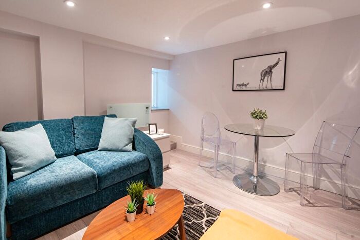 2 Bedroom Flat To Rent In Finchley Road, London, NW3