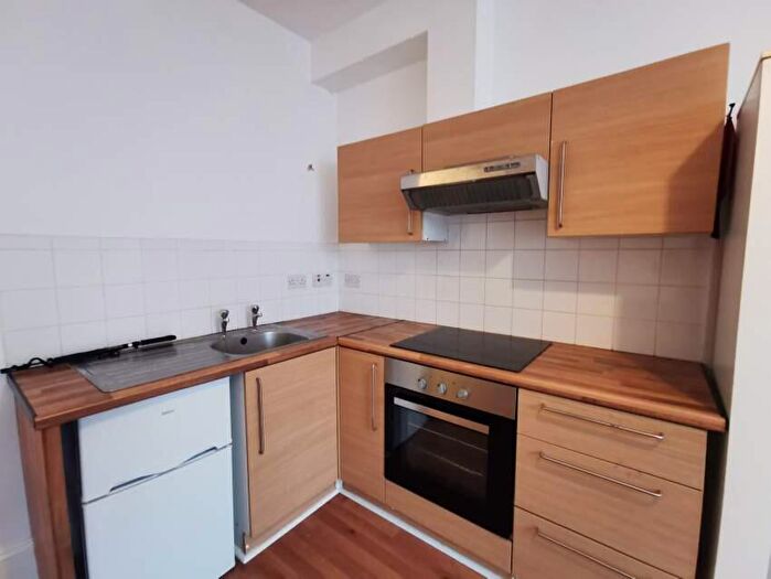Flat To Rent In Holland Road, Hove, BN3
