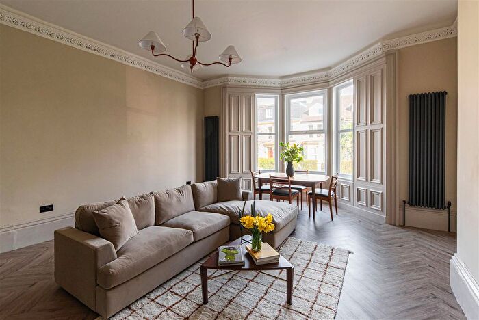 2 Bedroom Flat To Rent In Osborne Road, Jesmond, Newcastle Upon Tyne, NE2