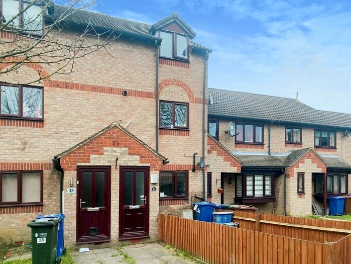 2 Bedroom Semi-Detached House To Rent In Ivatt Walk, Banbury, Oxon, OX16