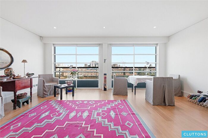 2 Bedroom Flat For Sale In Spice Quay Heights, Shad Thames, London, SE1
