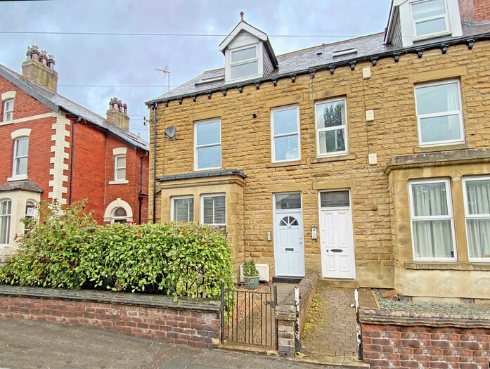 2 Bedroom Ground Flat To Rent In Hookstone Road, Harrogate, HG2