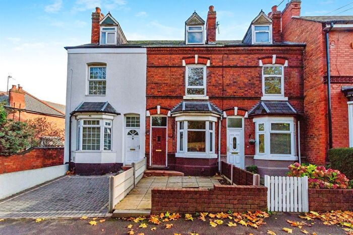 3 Bedroom Terraced House For Sale In Avenue Road, Wednesbury, WS10