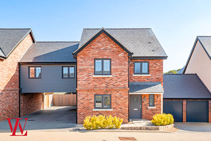 4 Bedroom Link Detached House For Sale In Carlton Way, Bishop's Stortford, Hertfordshire, CM23