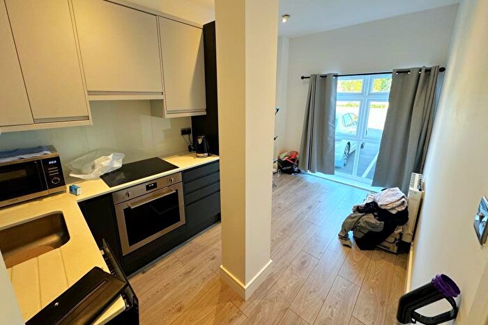1 Bedroom Apartment To Rent In Addlestone, KT15