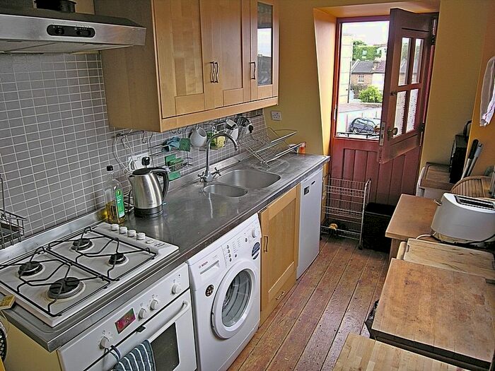 Studio To Rent In Glenhurst Road, Brentford, TW8