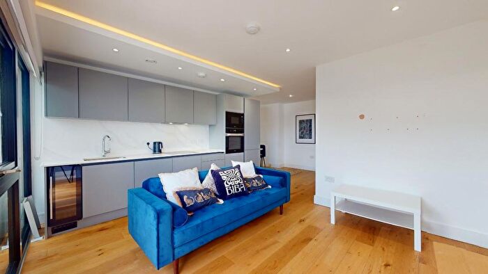 1 Bedroom Flat To Rent In New Horizons Court, Brentford, TW8