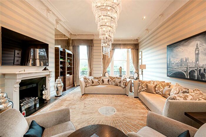 4 Bedroom Apartment To Rent In Cambridge Gate, Regents Park, London, NW1