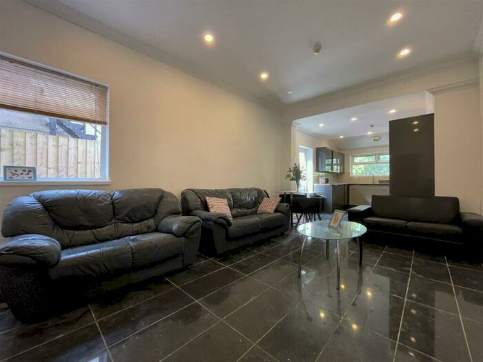 7 Bedroom Terraced House To Rent In Colum Road, Cardiff, CF10