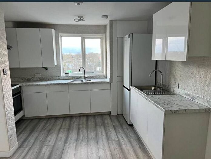 2 Bedroom Flat To Rent In Bridge Lane, London, NW11