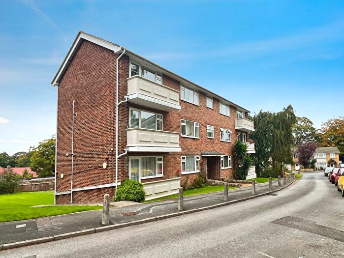 3 Bedroom Flat To Rent In Runnymede, West End, SO30