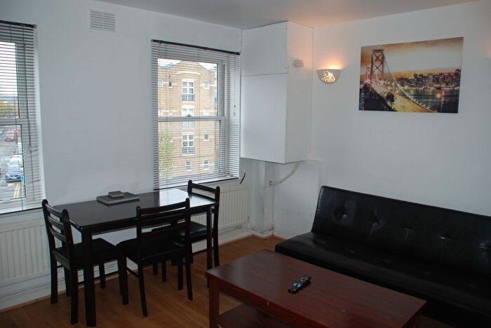 1 Bedroom Flat To Rent In Mileend Road, London, E1