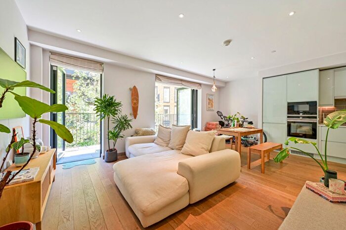 1 Bedroom Flat To Rent In Dray House, Wandsworth Town, London, SW18
