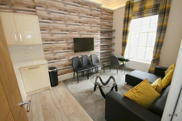 2 Bedroom Flat To Rent In Old Elvet, Durham, DH1