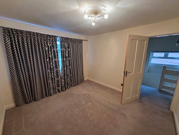5 Bedroom Semi-Detached House To Rent In Dickenson Road, Manchester, M14