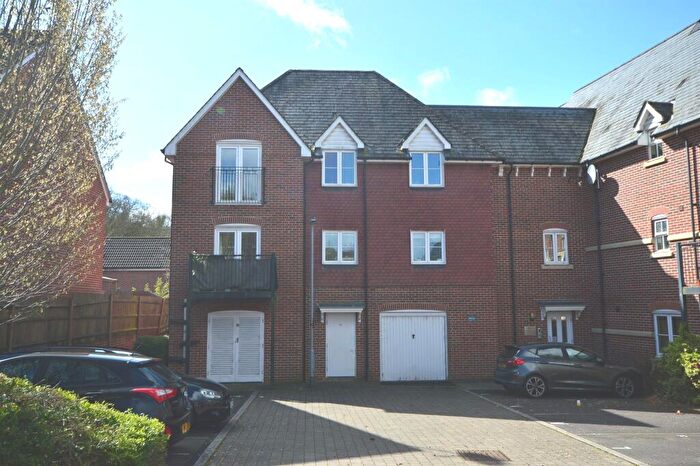 2 Bedroom Flat For Sale In Pilgrims Way, Laverstock, Salisbury, SP1