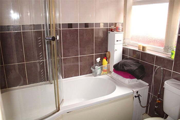 3 Bedroom Semi-Detached House For Sale In Wash Lane, Birmingham, West Midlands, B25