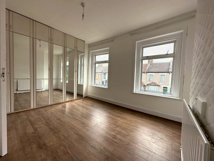 3 Bedroom Terraced House To Rent In Sheldon Road, London, N18