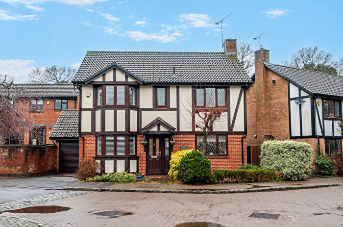 4 Bedroom Detached House For Sale In Waggoners Hollow, Bagshot, Surrey, GU19