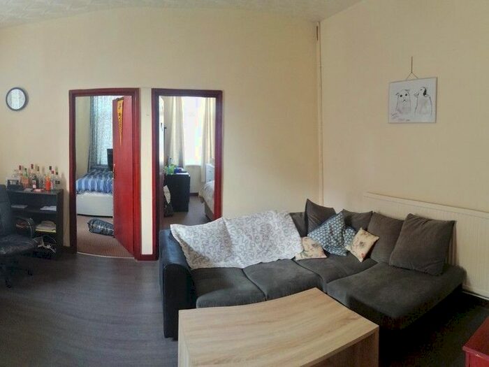 2 Bedroom Flat To Rent In Harriet Street, Cathays, Cardiff CF24