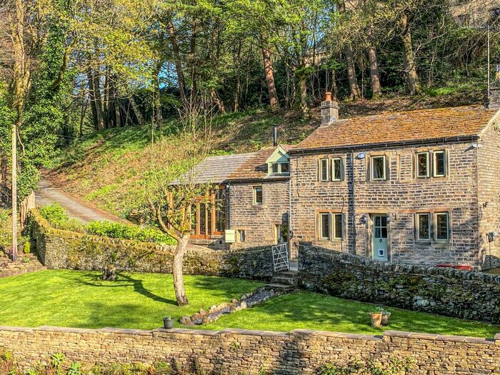 3 Bedroom Detached House For Sale In Brownhill Lane, Holmbridge, Holmfirth, HD9