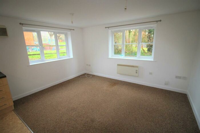 1 Bedroom Flat To Rent In Winforton Close, Redditch, B98