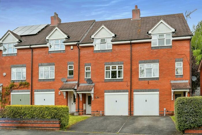 3 Bedroom Town House To Rent In Bluebell Hollow, Walton Fields, ST17