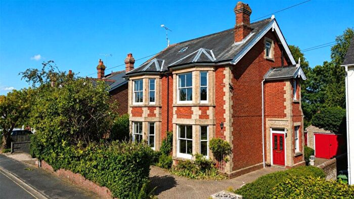6 Bedroom Detached House For Sale In Ackender Road, Alton, Hampshire, GU34