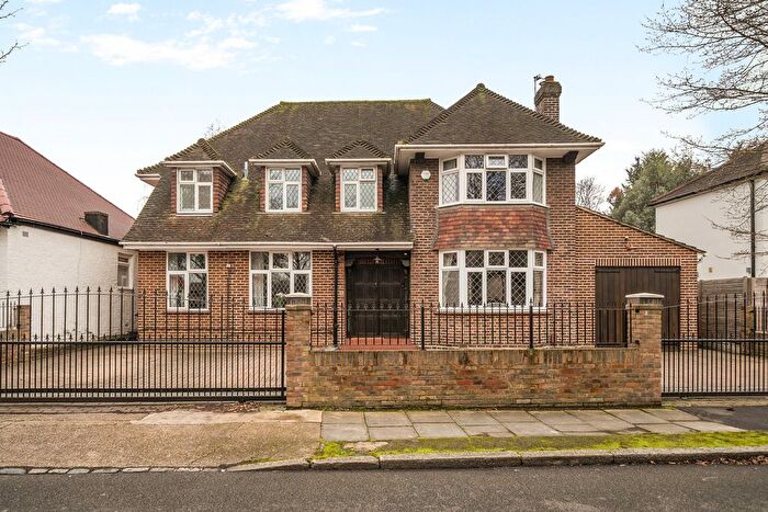 5 Bedroom Detached House For Sale In Alexandra Crescent, Bromley, BR1