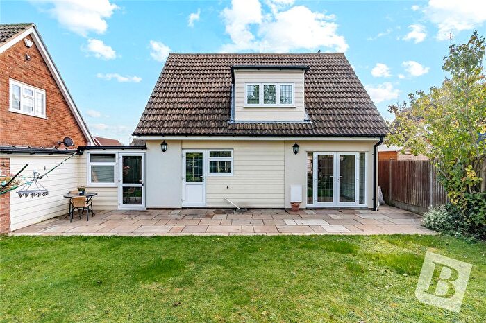 3 Bedroom Detached House For Sale In Shortcroft, Kelvedon Hatch, Brentwood, Essex, CM15
