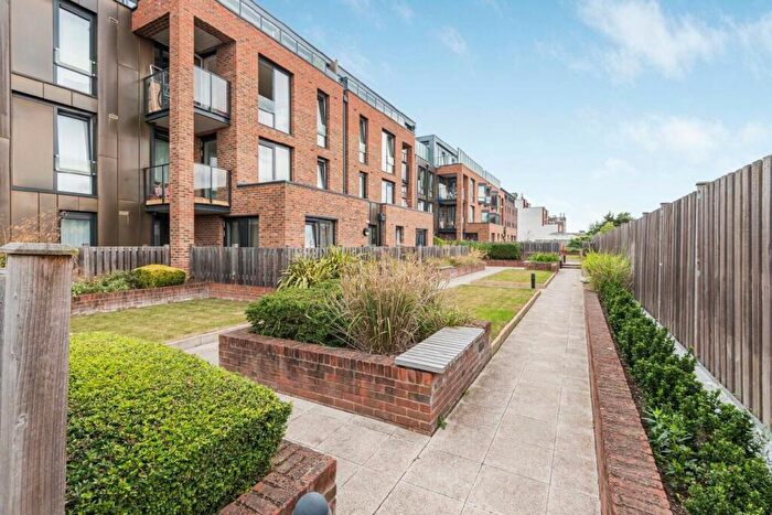 1 Bedroom Flat For Sale In High Road, North Finchley, N12