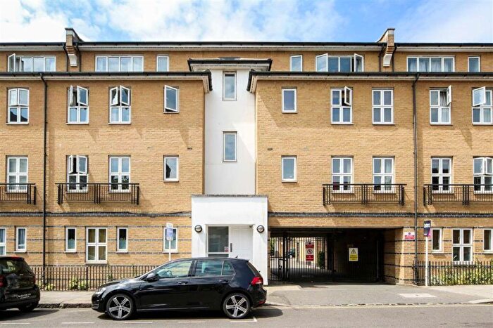 2 Bedroom Flat To Rent In Buckfast Street, Shoreditch, E2
