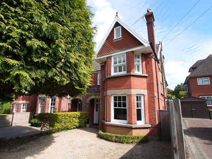 6 Bedroom Semi-Detached House For Sale In Pembroke Road, Sevenoaks, TN13