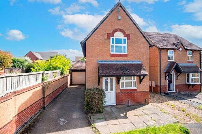 3 Bedroom House For Sale In Teal Close, Burton Latimer, NN15
