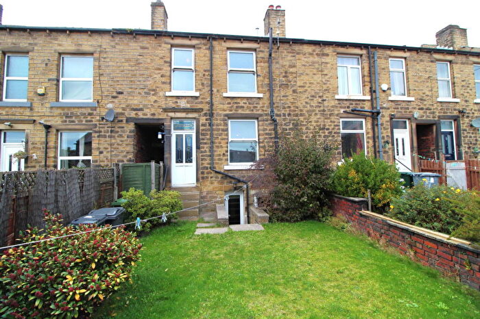 2 Bedroom Terraced House For Sale In Broomfield Road, Marsh, Huddersfield, HD1