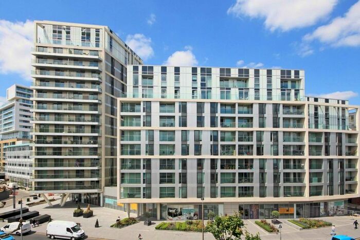 1 Bedroom Flat To Rent In Buckhold Road, London, SW18