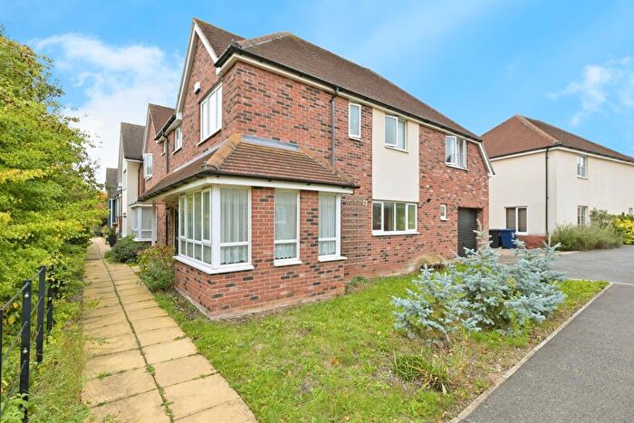 5 Bedroom Detached House For Sale In Wood Ridge Crescent, St. Neots, PE19