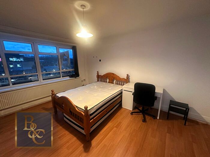 3 Bedroom Flat To Rent In Sidmouth Street, London, WC1H