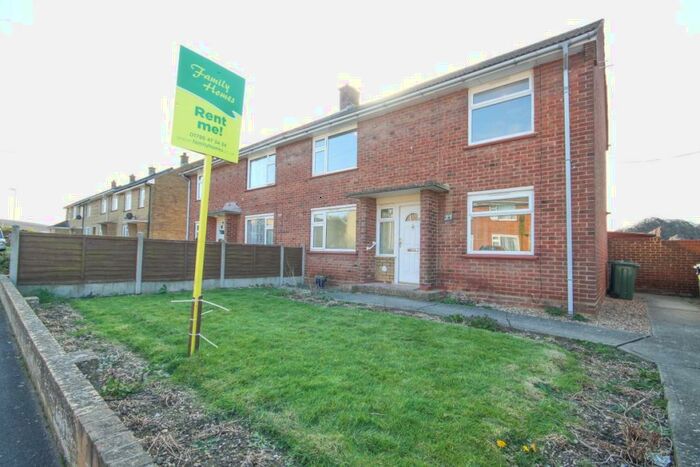 3 Bedroom Semi-Detached House To Rent In Blenheim Road, Sittingbourne, ME10