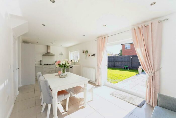 4 Bedroom Detached House For Sale In New Lincoln Road, Oakley Park, Ellesmere Port, CH65