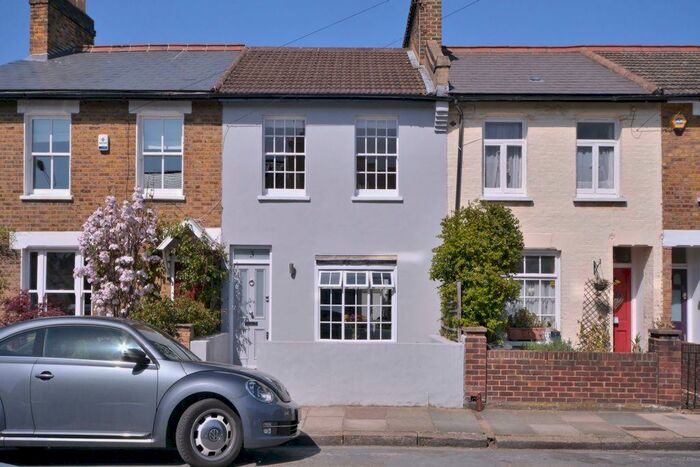 2 Bedroom House To Rent In Thorne Street, Barnes, SW13