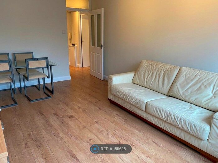 1 Bedroom Flat To Rent In Deanswood, London, N11