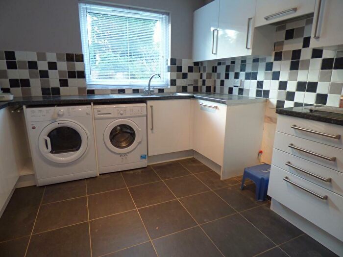 2 Bedroom Apartment To Rent In Westfield Road, Edgbaston, Birmingham, B15