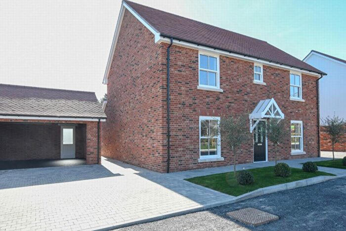 4 Bedroom Detached House For Sale In Woden's Hill Field, Woodnesborough, CT13